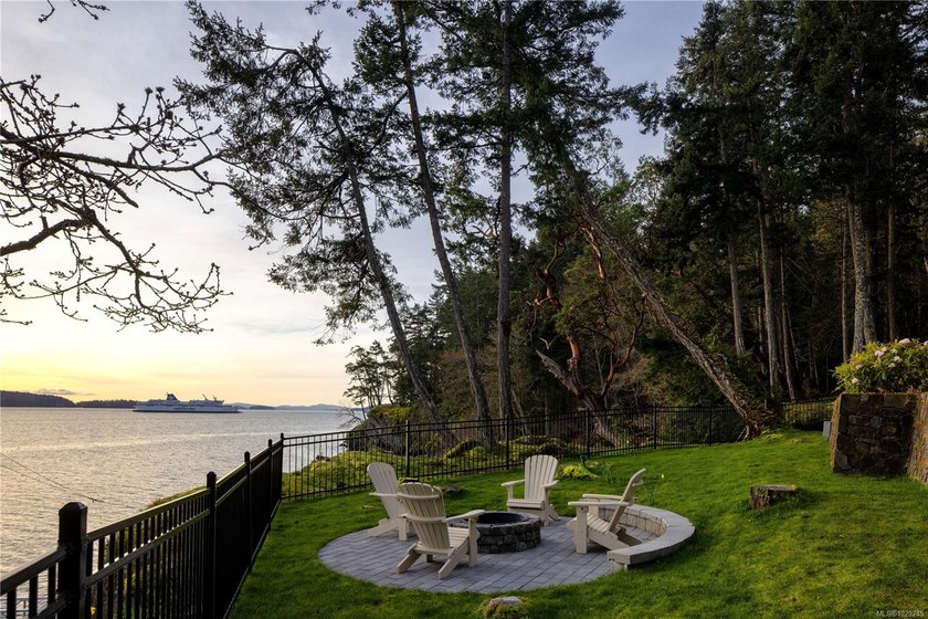Experience the soul of Salt Spring at BrightWoods Estate, a 7 - photo 8