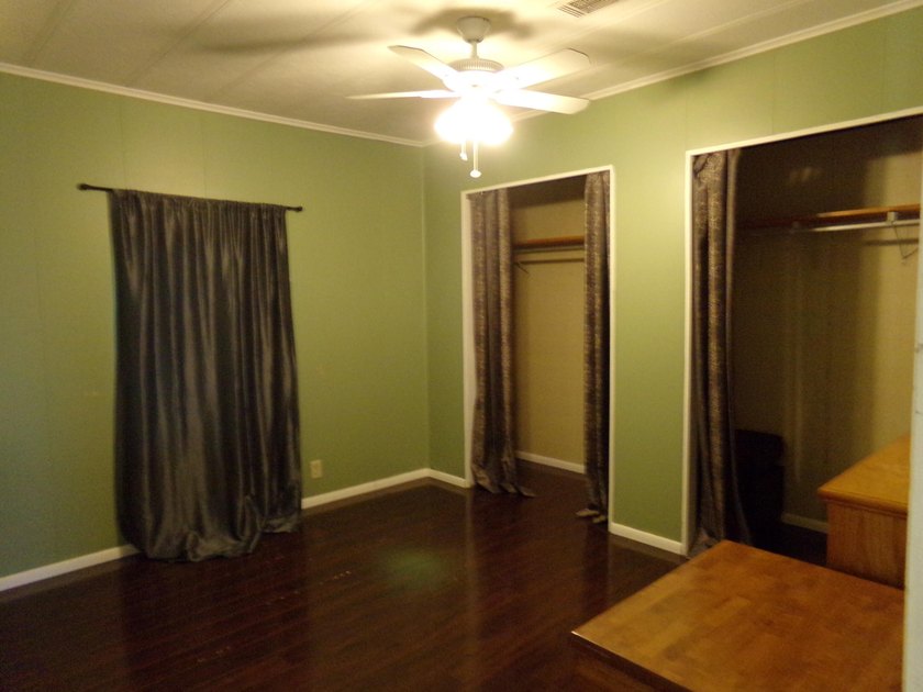 Welcome to this charming 3-bedroom, 2-bathroom manufactured home - photo 18