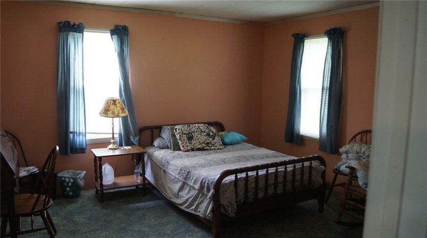 Solid 2-bedroom ranch on 1.5 acres with beautiful views and - photo 19