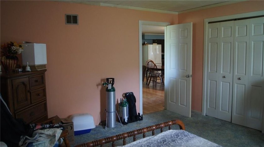 Solid 2-bedroom ranch on 1.5 acres with beautiful views and - photo 20