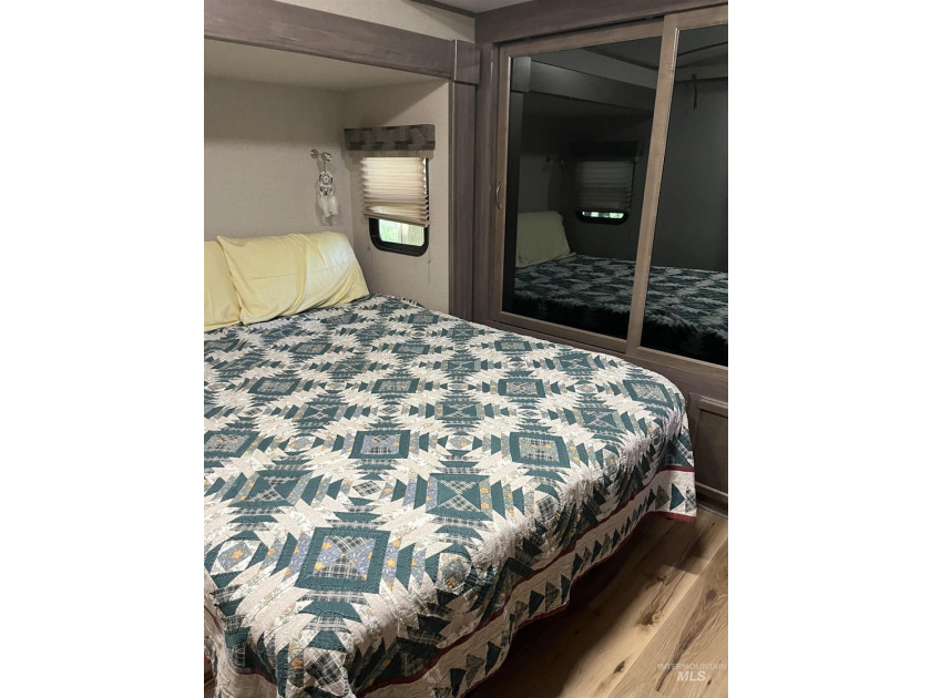 Remarkable property ready for you to camp, RV or build. 1.5 flat - photo 22