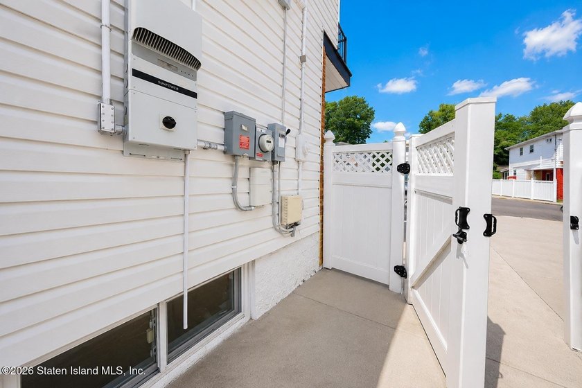 Located in the desirable Dongan Hills area above Hylan Boulevard - photo 22