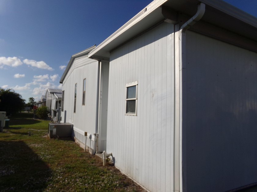 Welcome to this charming 3-bedroom, 2-bathroom manufactured home - photo 28