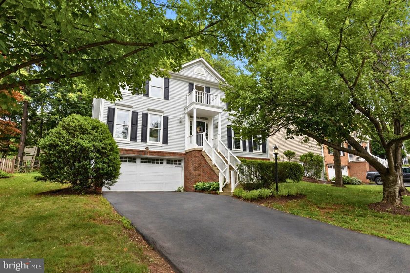 Tucked within the beloved Potomac Lakes enclave of Cascades - photo 3