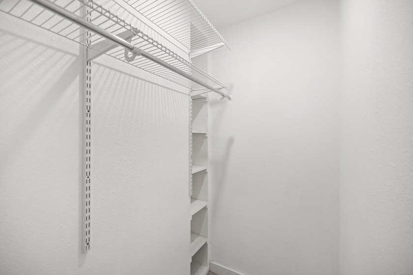 2.7% VA ASSUMABLE LOAN - $10,000 USE ANYWAY MONEY - BOAT &amp; RV - photo 21