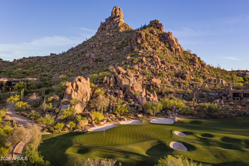 Nestled in a private cul-de-sac on the 4th tee of the renowned - photo 41