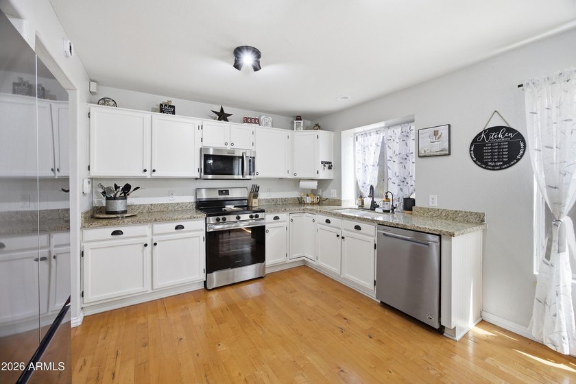 With extensive updates and an unbeatable location in The Islands - photo 4