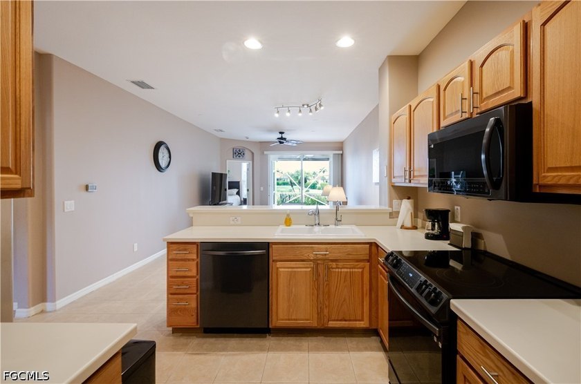 Welcome to 20911 Calle Cristal #3, a beautifully maintained - photo 8