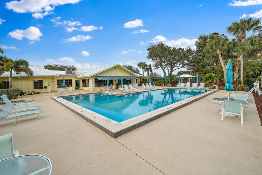 Perfectly positioned along the fairway and just a short walk to - photo 29
