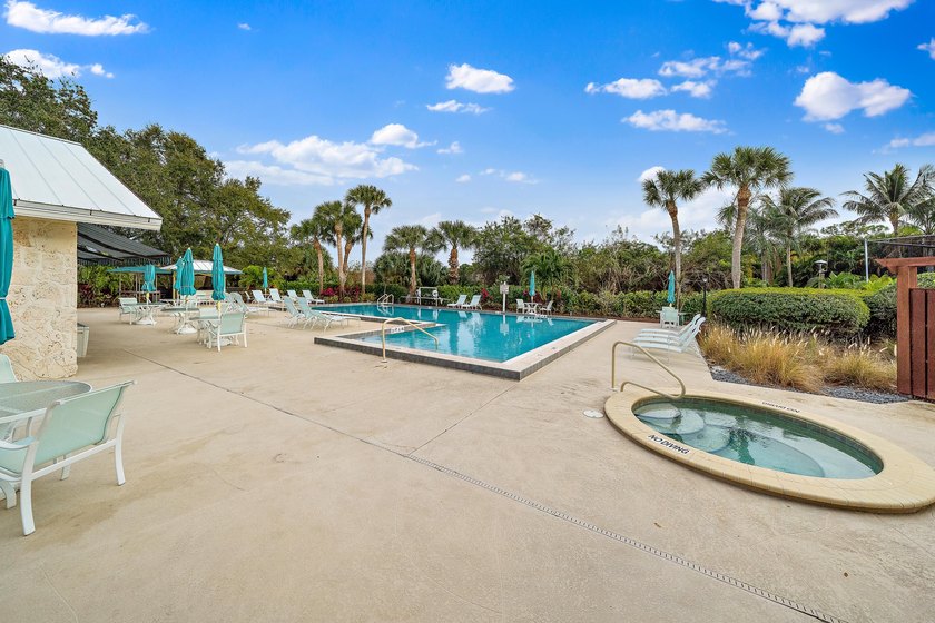 Perfectly positioned along the fairway and just a short walk to - photo 30