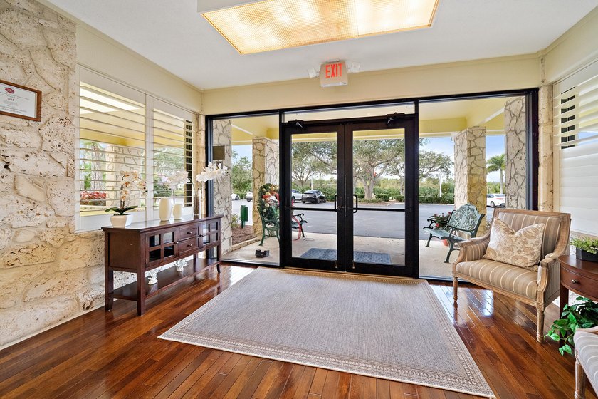 Perfectly positioned along the fairway and just a short walk to - photo 38