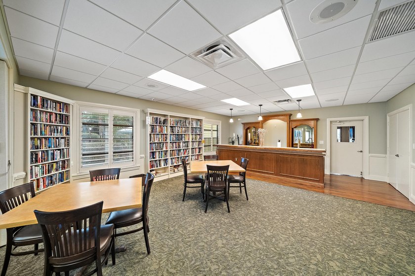 Perfectly positioned along the fairway and just a short walk to - photo 42
