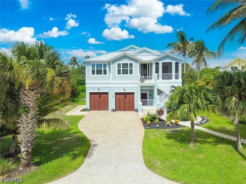 Perfectly positioned on Sanibel Island's coveted east end, just - photo 3