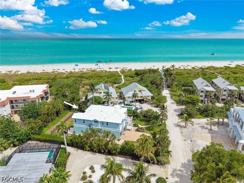 Perfectly positioned on Sanibel Island's coveted east end, just - photo 5