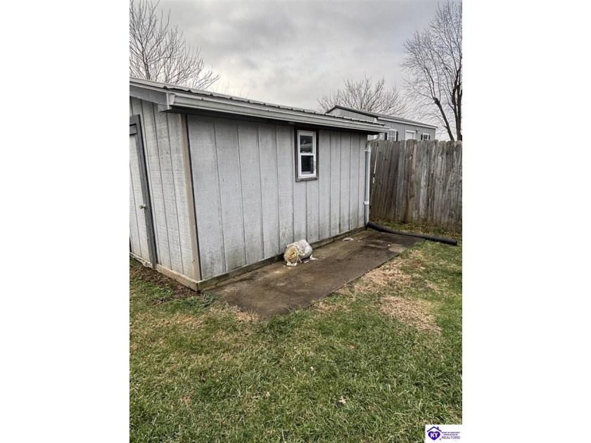 This inviting 3 bedroom, 1.5 bath home offers comfort, character - photo 16