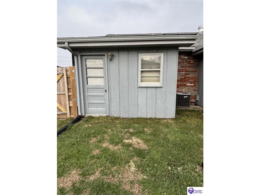 This inviting 3 bedroom, 1.5 bath home offers comfort, character - photo 17