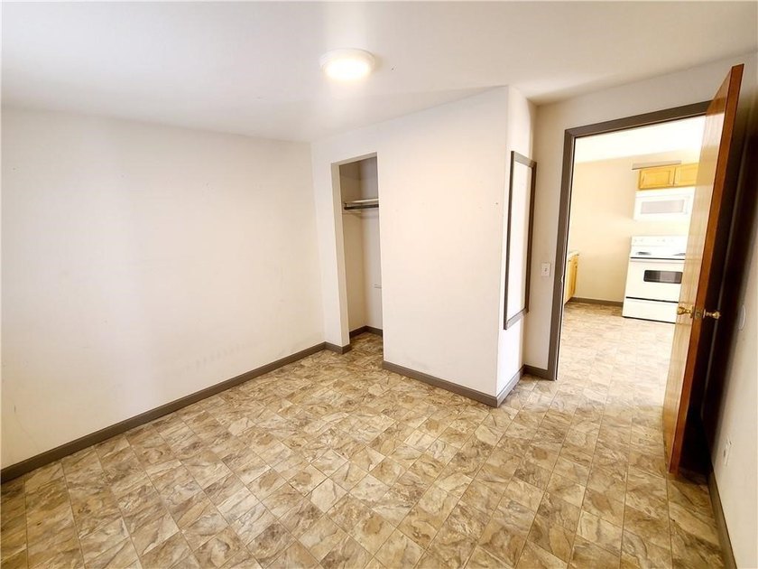 Exceptional opportunity to own a 5-unit income producing - photo 18