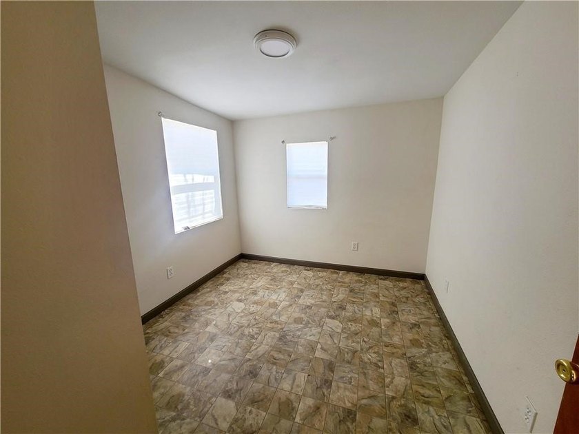 Exceptional opportunity to own a 5-unit income producing - photo 19