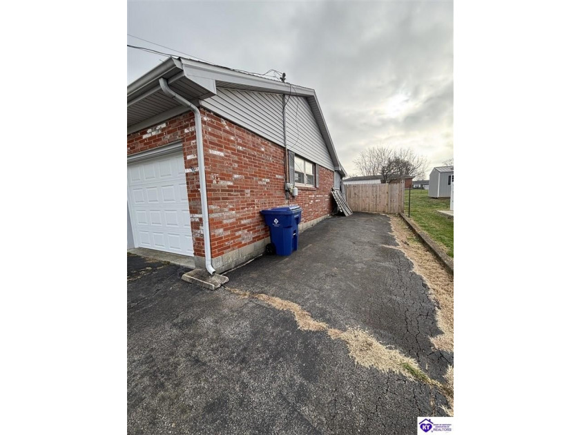 This inviting 3 bedroom, 1.5 bath home offers comfort, character - photo 22