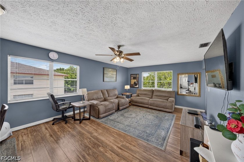 Welcome to Sunward, a well-maintained community ideally situated - photo 3