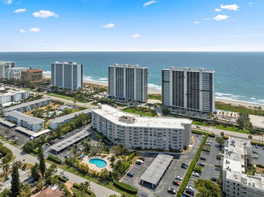 Stunning condominium in beautiful Boca Raton at the Patrician - photo 2