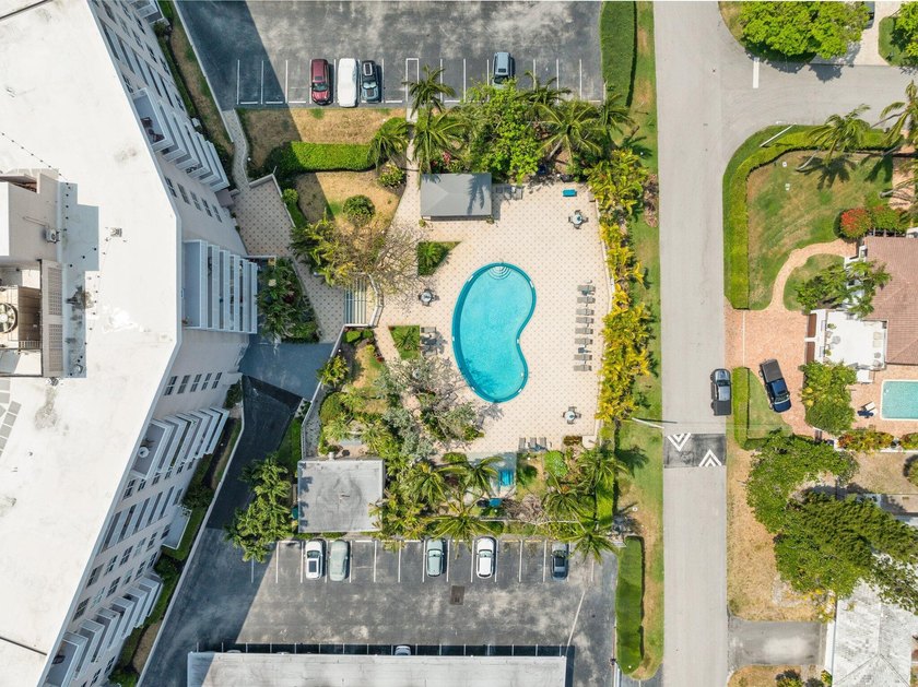 Stunning condominium in beautiful Boca Raton at the Patrician - photo 7