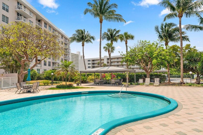Stunning condominium in beautiful Boca Raton at the Patrician - photo 8