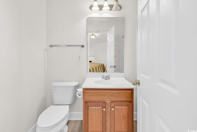 Fall in love with this FULLY FURNISHED adorable &amp; spacious 3 - photo 22
