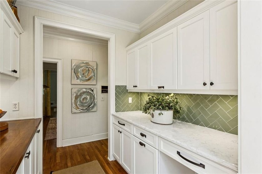 House back on market!! Wonderful Country French Home with one - photo 24