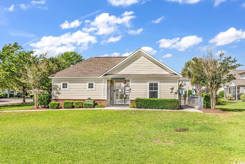 Fall in love with this FULLY FURNISHED adorable &amp; spacious 3 - photo 27