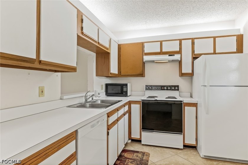 AFFORDABLE AND ALL YOU NEED To Enjoy Florida! This Property Is - photo 4