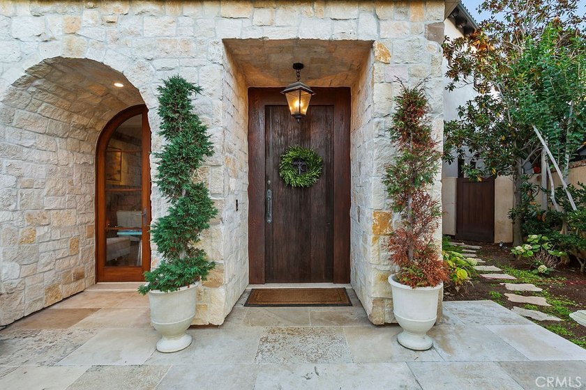 EMERALD BAY | LAGUNA BEACH | 2026 SUMMER RENTAL | Tucked along - photo 5
