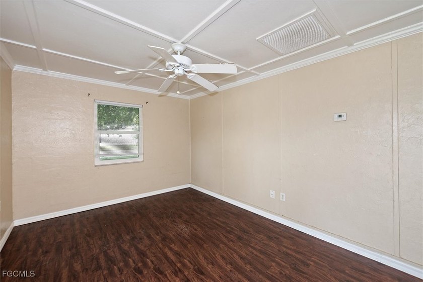 Well maintained DUPLEX in desirable McGregor Corridor. IMPACT - photo 5