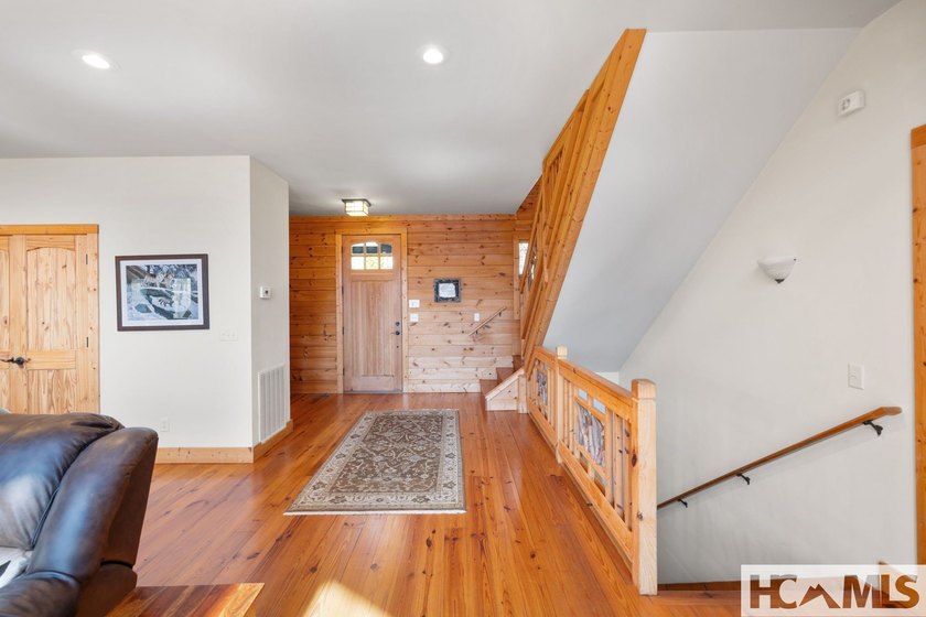This fully furnished 5-bedroom, 7-bathroom mountain retreat - photo 14