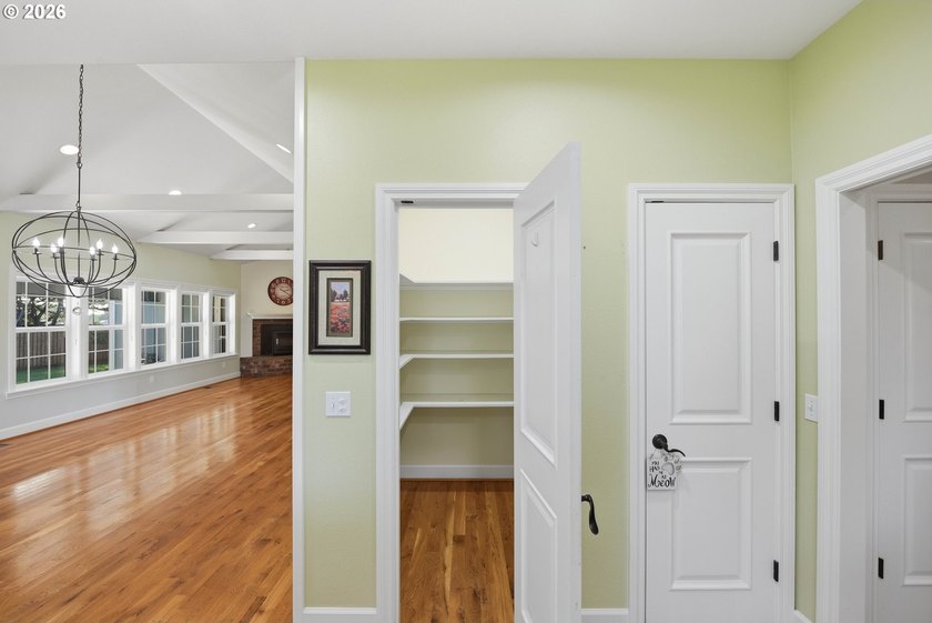 A standout custom-built, single-level Craftsman in Bandon - photo 16