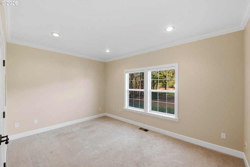 A standout custom-built, single-level Craftsman in Bandon - photo 24