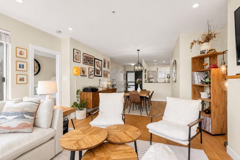 Rare renovated waterfront penthouse with exposure on all 4 sides - photo 6
