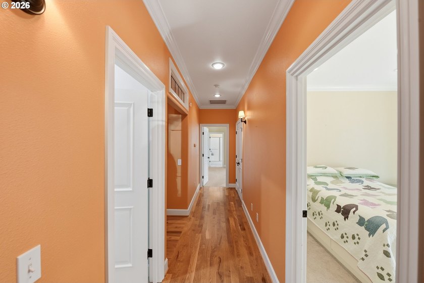A standout custom-built, single-level Craftsman in Bandon - photo 26