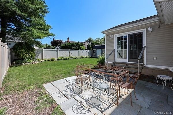 Welcome Home! This beautifully maintained Cape is truly move-in - photo 30