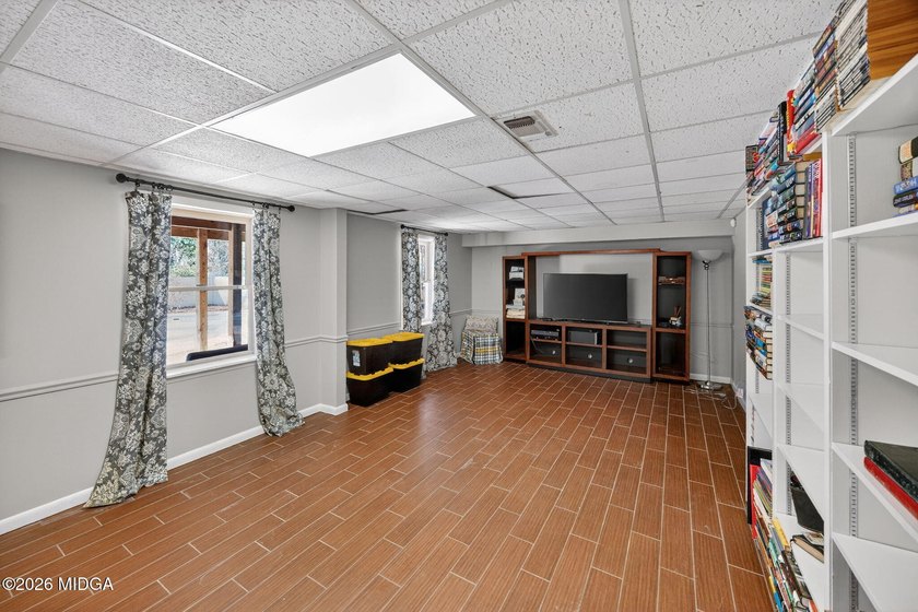 Located on cul de sac in highly desirable St Andrews in Country - photo 35