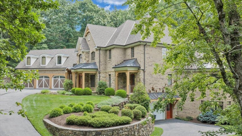 Set on a nearly 10-acre estate with breathtaking mountain and - photo 8