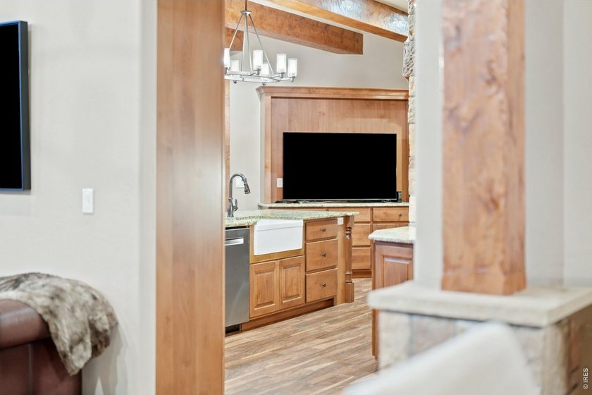 Rare opportunity to own a custom home with an incredible 10-car - photo 12