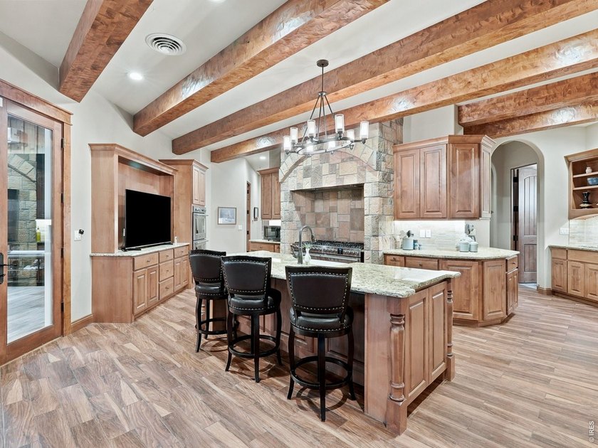 Rare opportunity to own a custom home with an incredible 10-car - photo 14