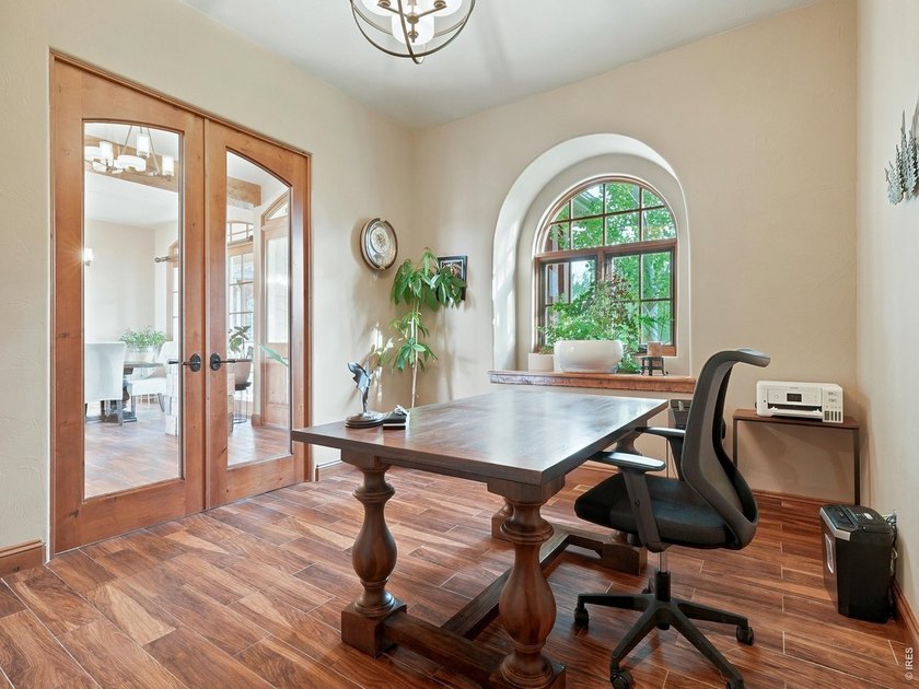 Rare opportunity to own a custom home with an incredible 10-car - photo 21
