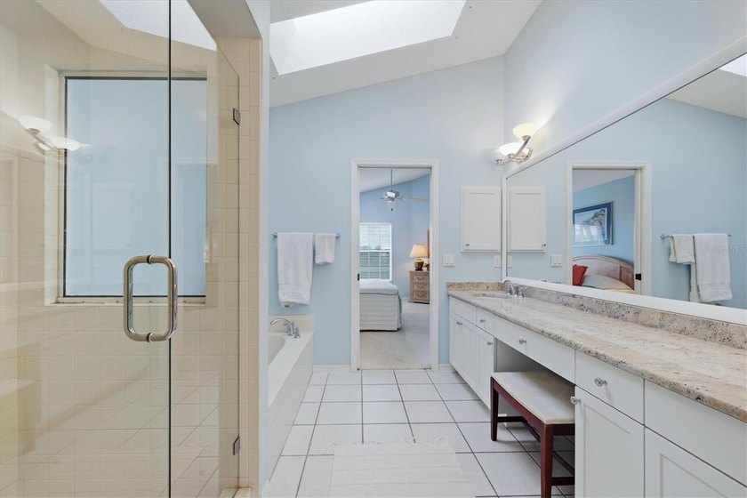 NEWLY REFRESHED AND WAITING FOR YOU, MOVE IN READY INCLUDING NEW - photo 22