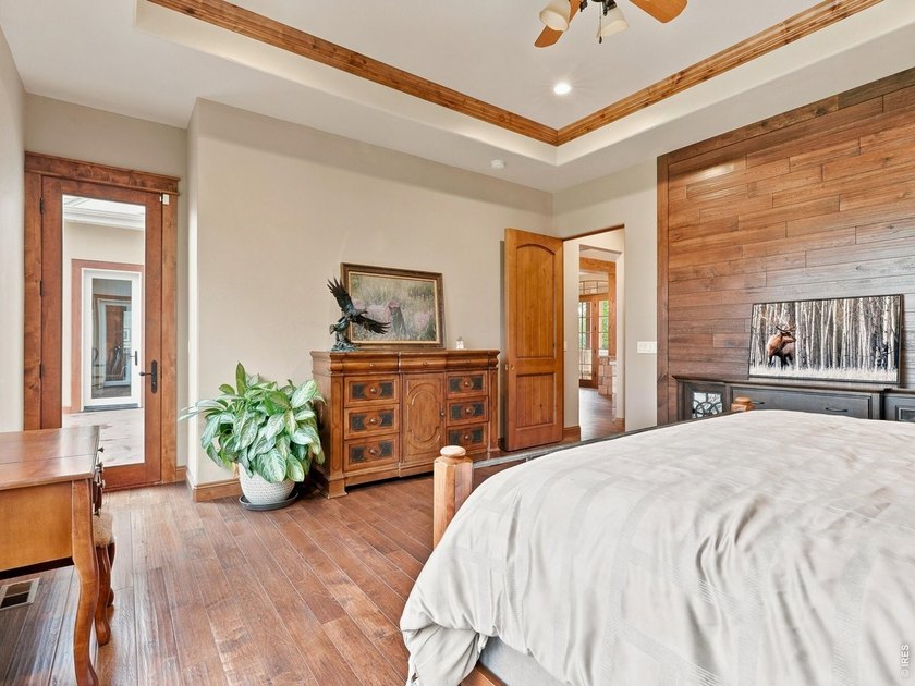 Rare opportunity to own a custom home with an incredible 10-car - photo 24
