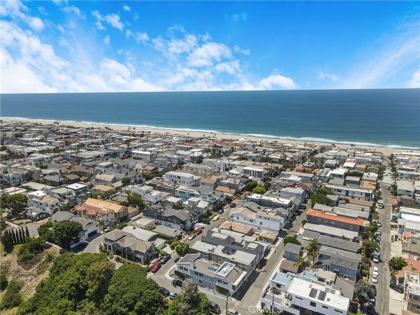 Perched high on a corner lot in Manhattan Beach's desirable Sand - photo 25