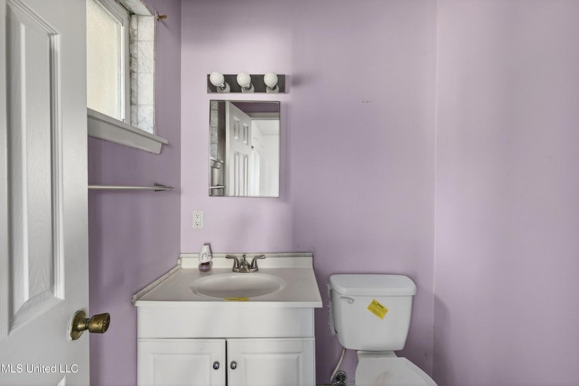 Lots of room to roam here in the large, centrally located old - photo 28