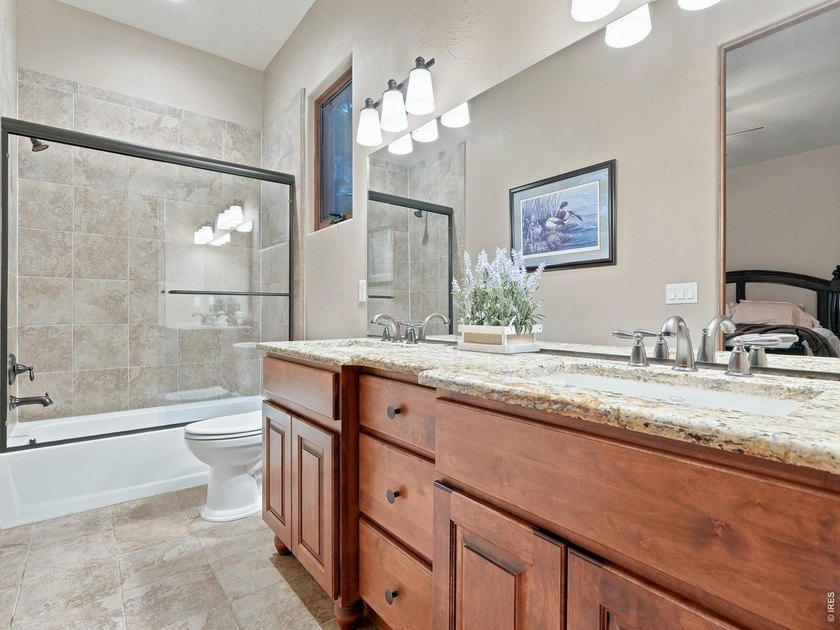 Rare opportunity to own a custom home with an incredible 10-car - photo 32