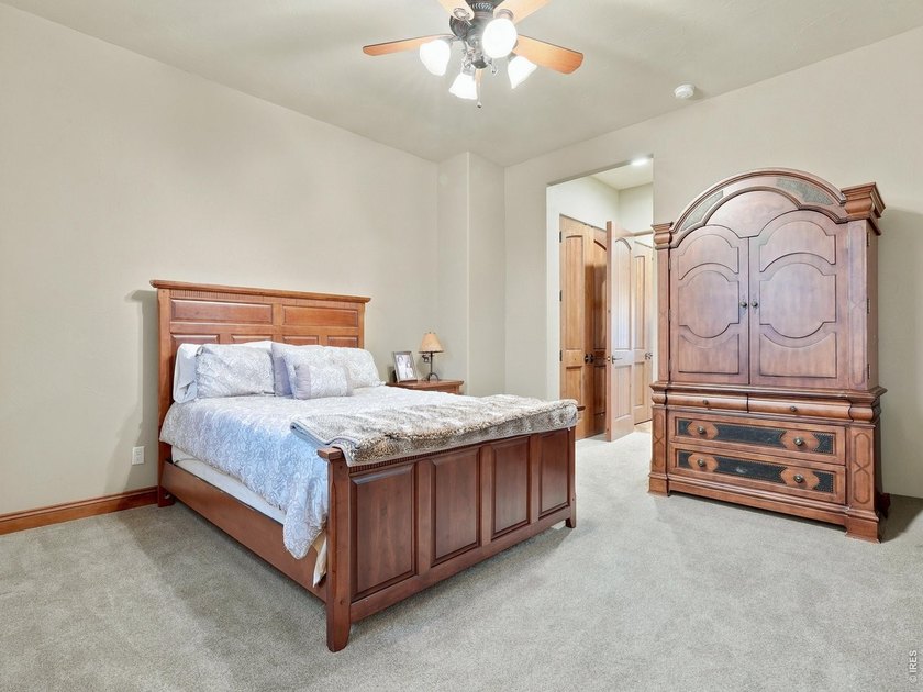 Rare opportunity to own a custom home with an incredible 10-car - photo 33